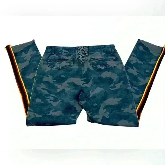 PAM & GELA women’s camouflage pants - Picture 9 of 10